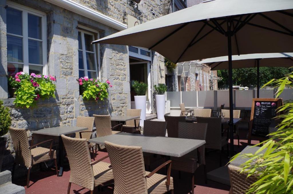 Hotel Val Saint Hilaire Givet Exterior foto